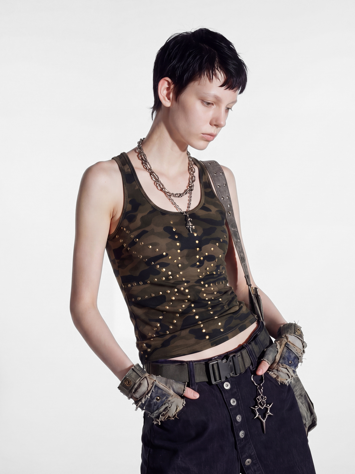 FoxTank – Damen-Trägertop mit Camo-Muster und Nieten
