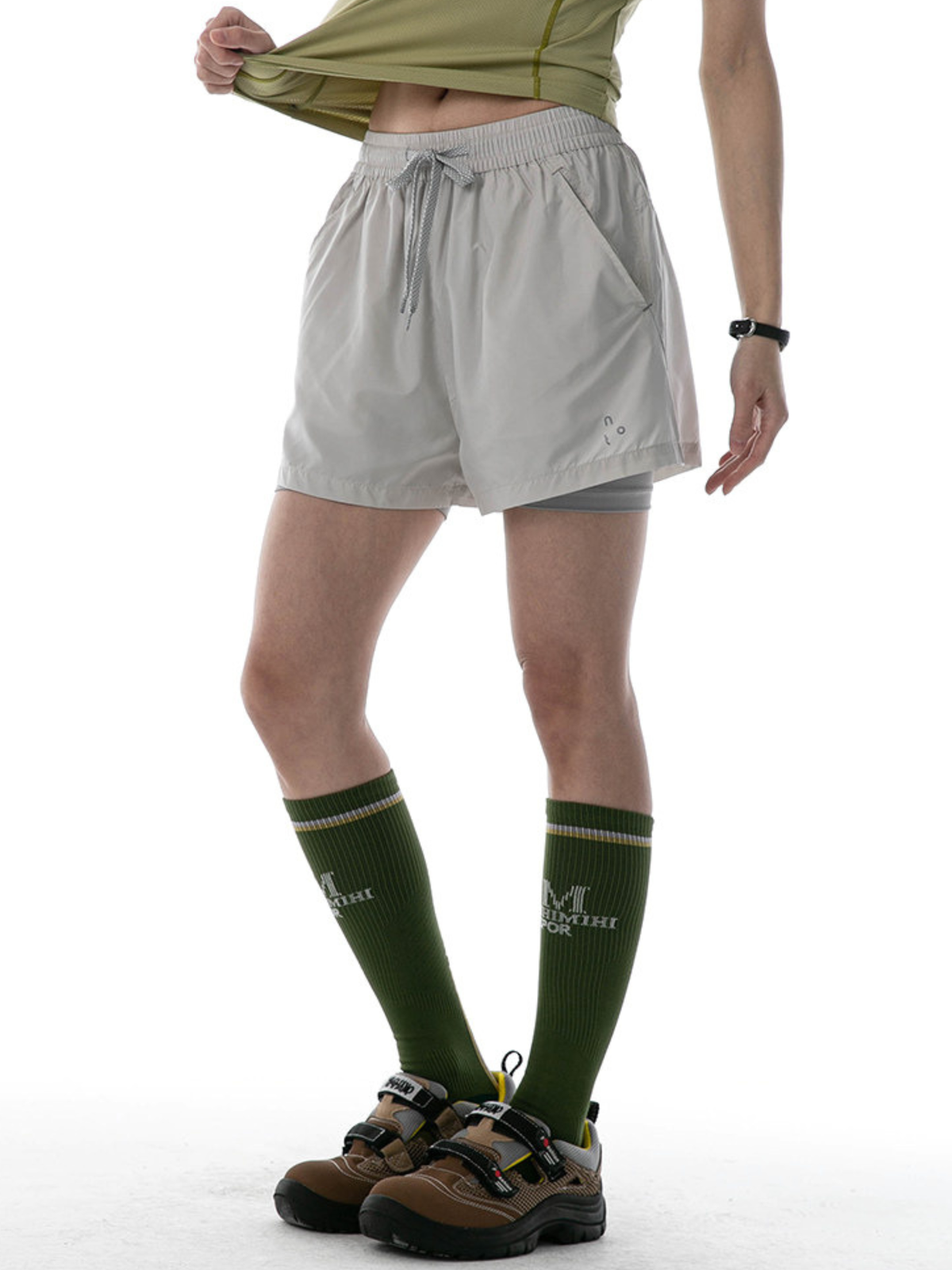 DryKit – Schnelltrocknende doppellagige Sportshorts für Damen
