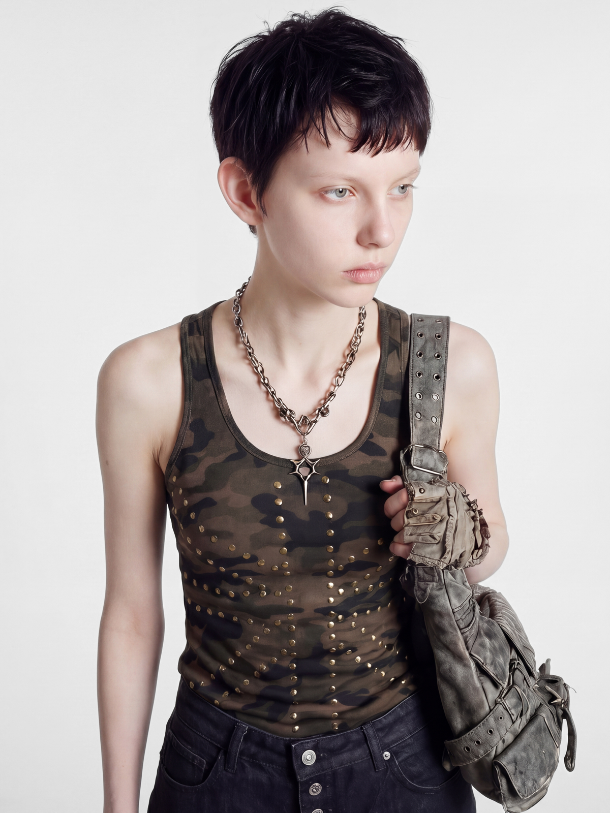 FoxTank – Damen-Trägertop mit Camo-Muster und Nieten