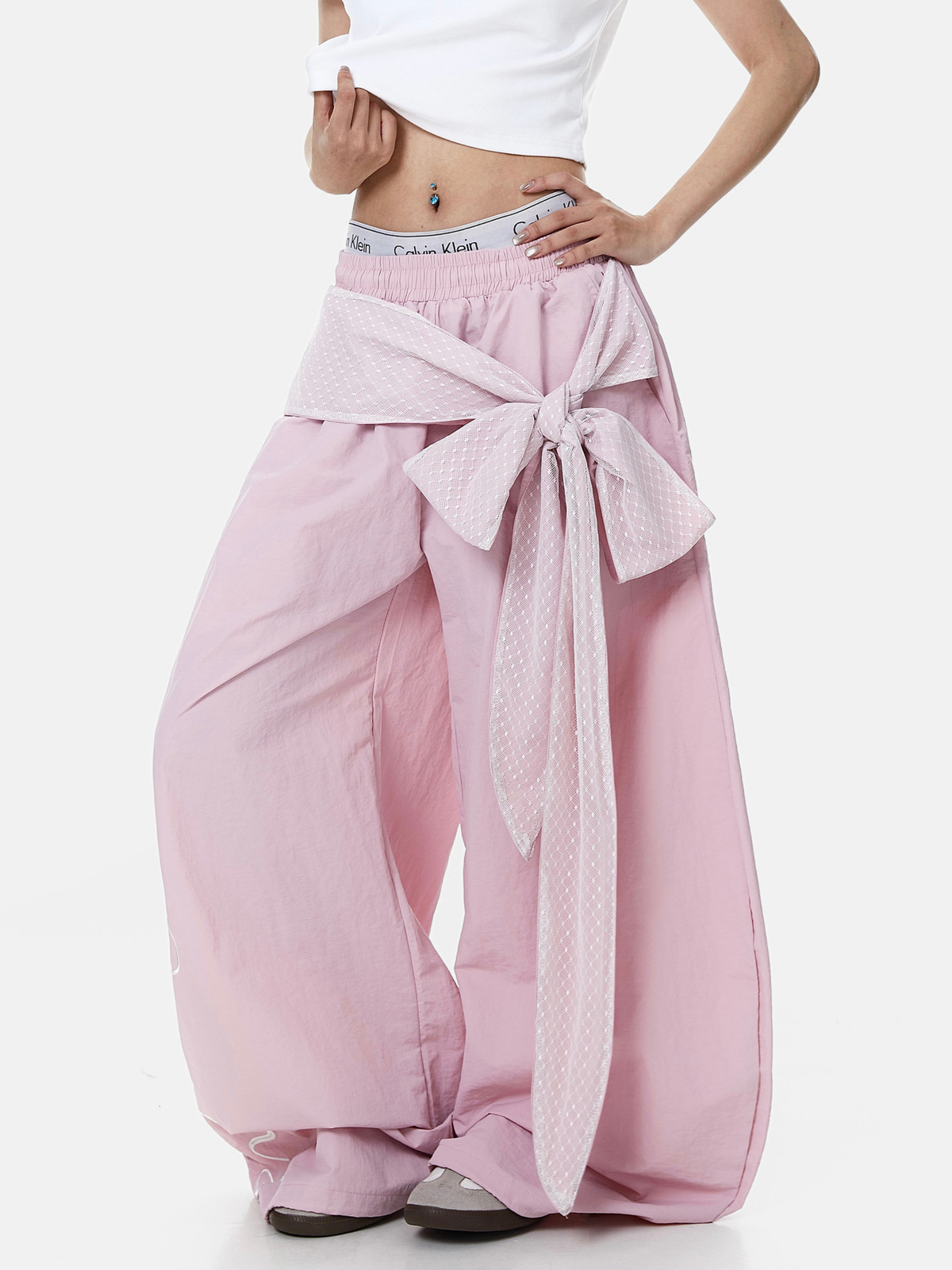 WarmSack – Damen-Fallschirmhose mit Schnürung, Lagen-Optik und geschwungenem Schnitt