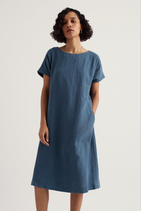 Primäres Leinenkleid